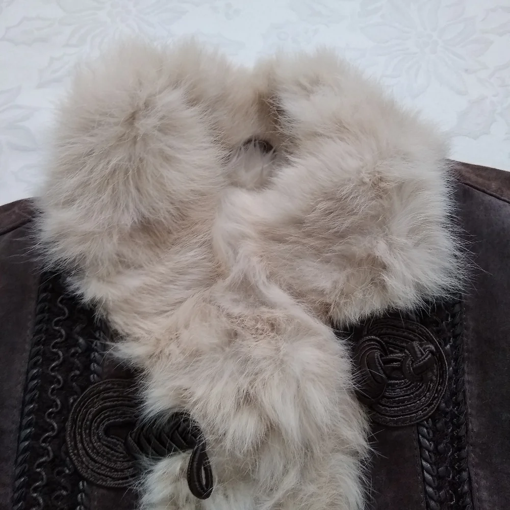 Vintage Brown and Cream Fur-Trimmed Jacket - Picture 3 of 9